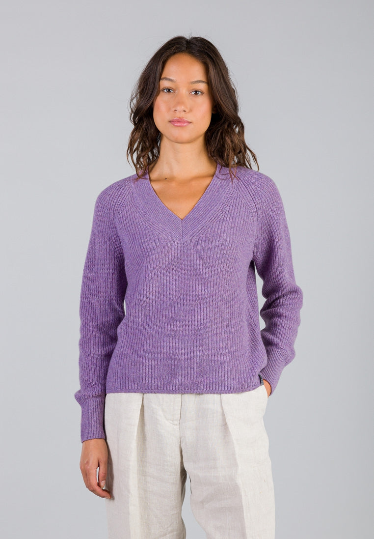 Soft V-Neck Sweater Women Darker Lila 100% circulair
